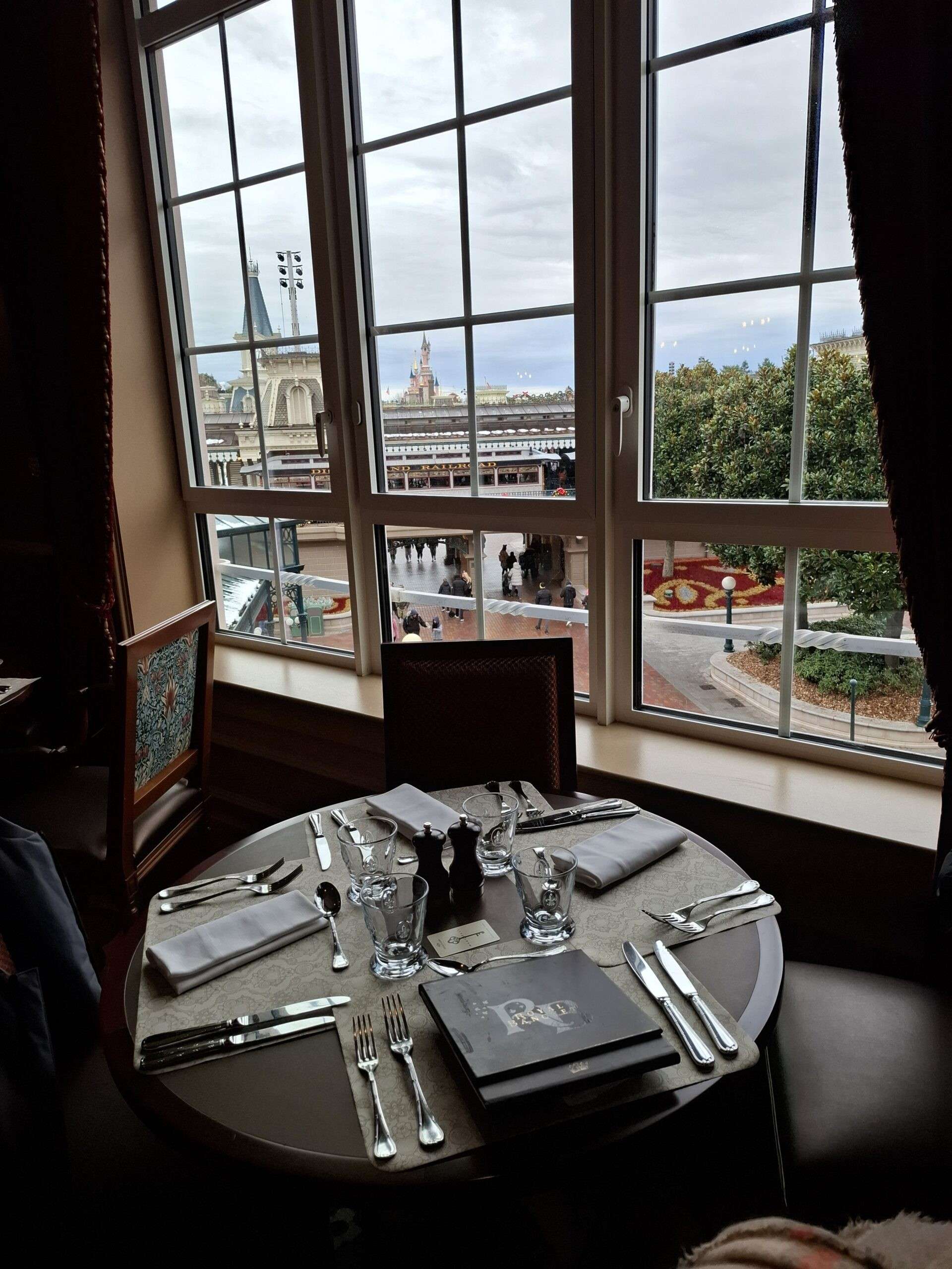 Ingang en ontvangst bij Royal Banquet