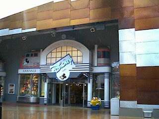 Oorspronkelijke Disney Store ingang – Disney Village