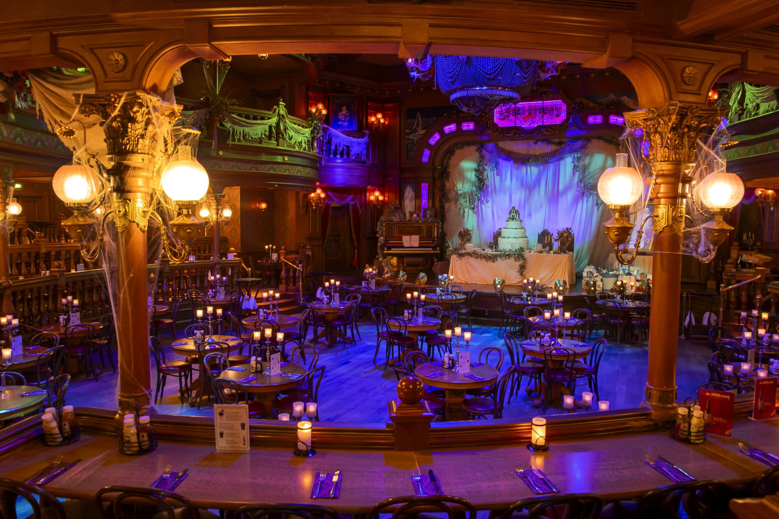 The Unlucky Nugget Saloon Sfeer
